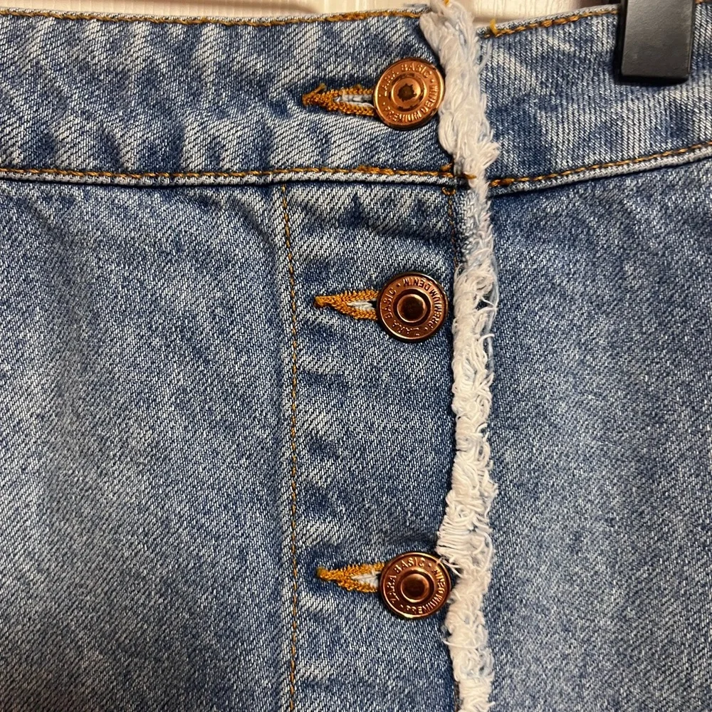 Zara Asymmetrical Denim Skirt with Button Detail - Picture 4 of 9